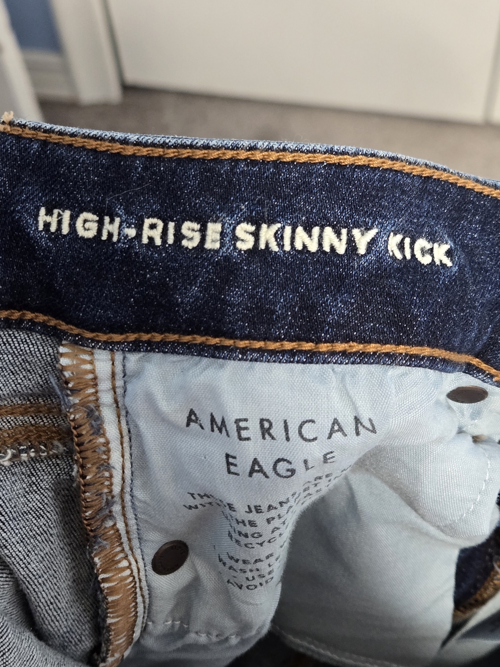 American Eagle High Rise Skinny Kick Jeans Dark Wash Size 4 - Picture 4 of 6